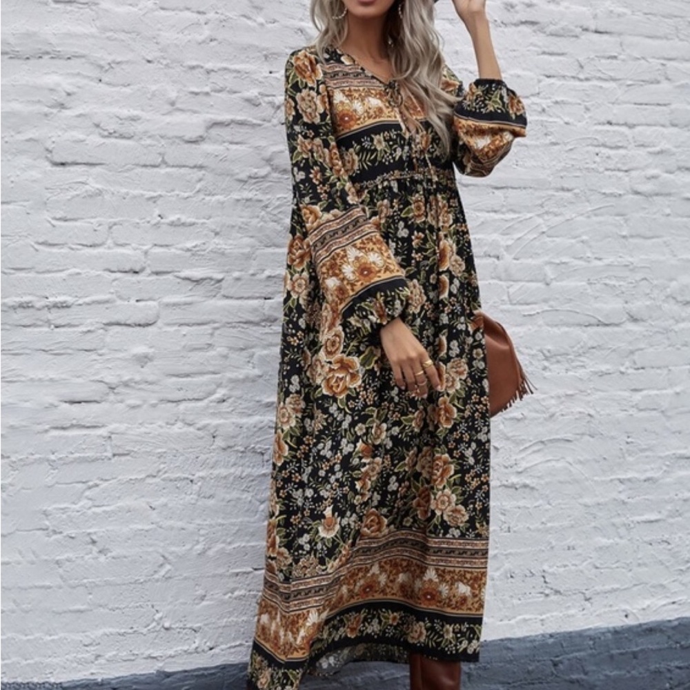 Boho Gypsy Floral Print Long Sleeve Maxi Dress - Picture 4 of 9